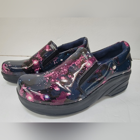 Easy Works by Easy Street Cosmic Space Slip Ons Size 9.5 - Picture 1 of 4